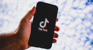 Подробнее о статье Как удалить водяной знак TikTok с мобильных видео