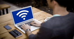 Подробнее о статье Почему на вашем ноутбуке Wi-Fi работает хуже, чем на других устройствах