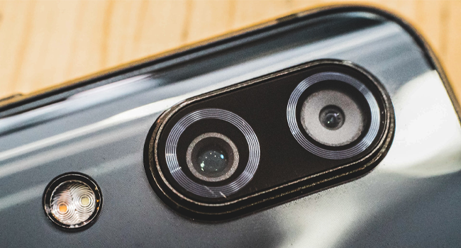 Полезны ли защитные стекла для камер смартфонов?