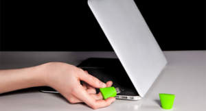 Подробнее о статье Как превратить старую USB-флешку в ключ безопасности для ноутбука