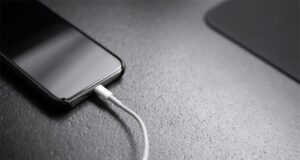 Подробнее о статье Медленно заряжается смартфон: причины и решения