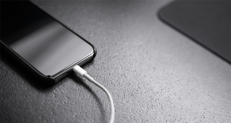 Подробнее о статье Медленно заряжается смартфон: причины и решения