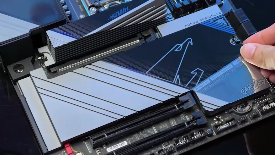 X870E AORUS X3D от GIGABYTE: лучшая материнская плата для процессоров Ryzen 9000X3D
