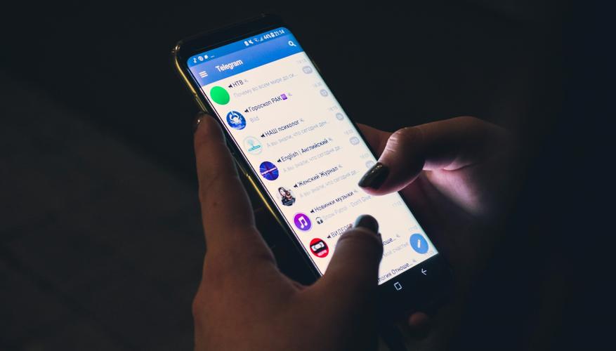 Подробнее о статье Кто на самом деле создал Telegram: история братьев Дуровых и правда о происхождении мессенджера